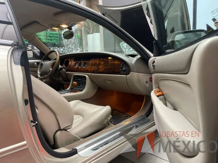 Lote 003 - Jaguar XK8 Coupé 1988 - Imagen 10