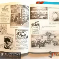 Lote 064 - 2 obras WORL'S GREATEST AUTO SHOW: Celebrating a Century in Chicago, Ed. Krauser, 304 pages, SHOW TIME (22nD Special Collector Issue) Magazine, a publication of the American Truck Historical Society, 2015. - Imagen 2