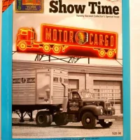 Lote 064 - 2 obras WORL'S GREATEST AUTO SHOW: Celebrating a Century in Chicago, Ed. Krauser, 304 pages, SHOW TIME (22nD Special Collector Issue) Magazine, a publication of the American Truck Historical Society, 2015. - Imagen 5