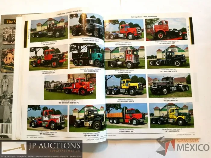 Lote 064 - 2 obras WORL'S GREATEST AUTO SHOW: Celebrating a Century in Chicago, Ed. Krauser, 304 pages, SHOW TIME (22nD Special Collector Issue) Magazine, a publication of the American Truck Historical Society, 2015. - Imagen 6
