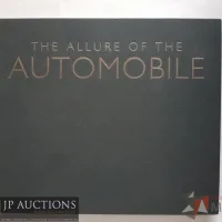 Lote 079 - 2 libros sobre los autos de los años 30 y 40: THE ALLURE OF THE AUTOMOBILE: Driving in Style 1930 - 1965. Autor. Ken Gross & Ronald T. Labaco. Ed. High Museum of Art, Portland Art Museum. 144 paginas. Agregamos un segundo libro: CARS OF THE THIRTIES AND FORTIES, Autor Michael Sedgwick, Ed. Crescent Books, 1992, 240 paginas - Imagen 9
