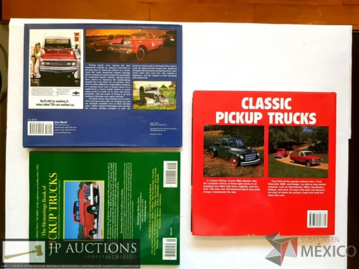 Lote 093 - Lote de 3 libros  THE HEMMINGS BOOK OF PICK UP TRUCKS, 120 paginas  RUSTY PICKUPS : American Workhouses put to pasture, Autor Michael Harrington, 2011, 140 paginas, pasta dura,  CLASSIC PICK UP TRUCKS,