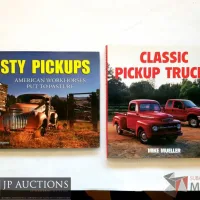 Lote 093 - Lote de 3 libros  THE HEMMINGS BOOK OF PICK UP TRUCKS, 120 paginas  RUSTY PICKUPS : American Workhouses put to pasture, Autor Michael Harrington, 2011, 140 paginas, pasta dura,  CLASSIC PICK UP TRUCKS, - Imagen 4