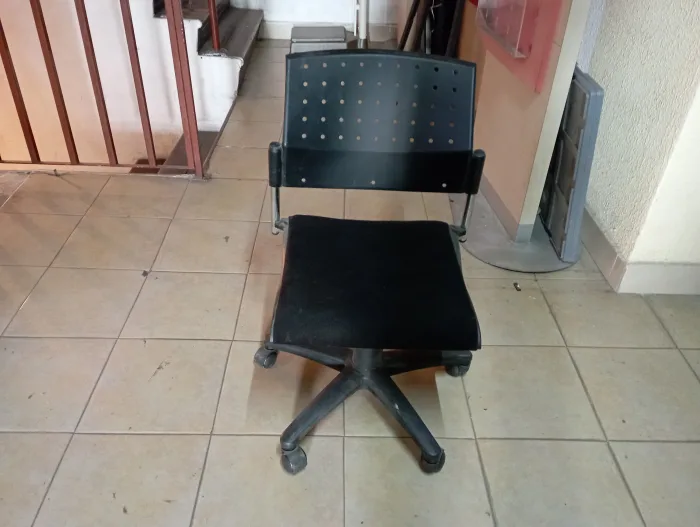 Lote 010 - Silla Operativa En Tela - Imagen 2