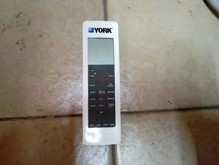 Lote 032 - Aire Acondicionado YORK - Imagen 3