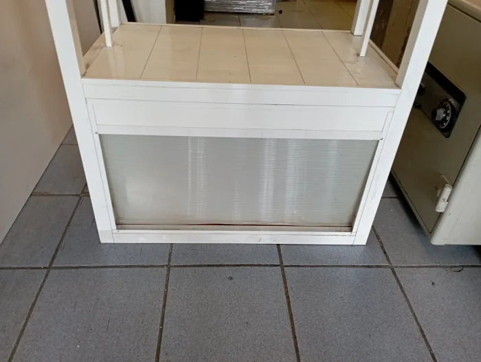Lote 018 - Mueble Para Bebe Fabricado En Aluminio - Imagen 2