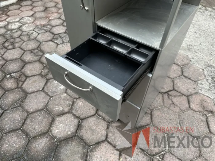 Lote 009 - 2 Gabinetes altos de 1 puerta, 3 cajones y 1 entrepaño - Imagen 6