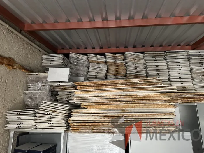 Lote 041 - Lote con 918 piezas de accesorios para estación de trabajo - Imagen 14