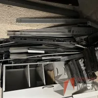 Lote 041 - Lote con 918 piezas de accesorios para estación de trabajo - Imagen 18