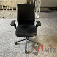 Lote 015 - 2 Sillas operativa con ruedas Steelcase
