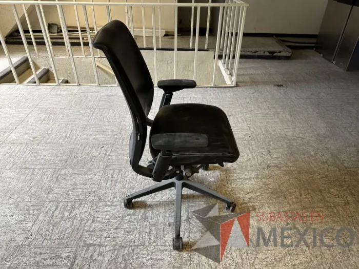 Lote 015 - 2 Sillas operativa con ruedas Steelcase - Imagen 8