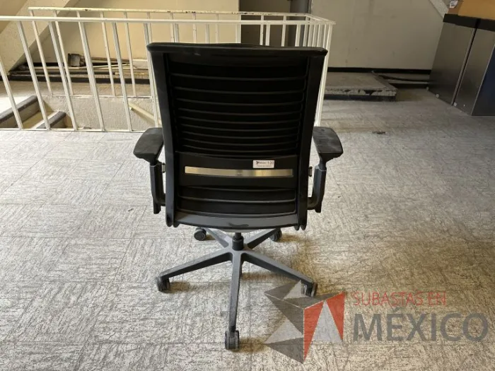 Lote 015 - 2 Sillas operativa con ruedas Steelcase - Imagen 9