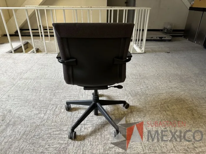 Lote 015 - 2 Sillas operativa con ruedas Steelcase - Imagen 4