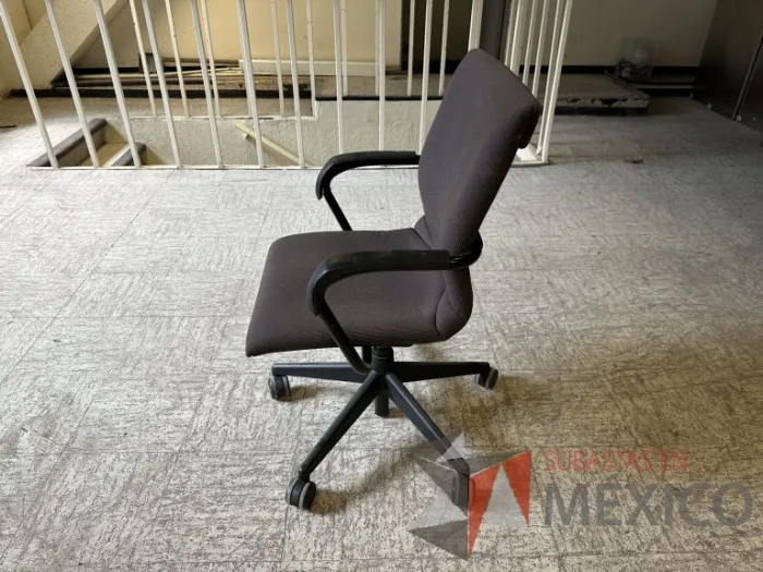 Lote 015 - 2 Sillas operativa con ruedas Steelcase - Imagen 5