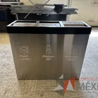 Lote 003 - Contenedor de basura con separación para 3 tipos de residuos
