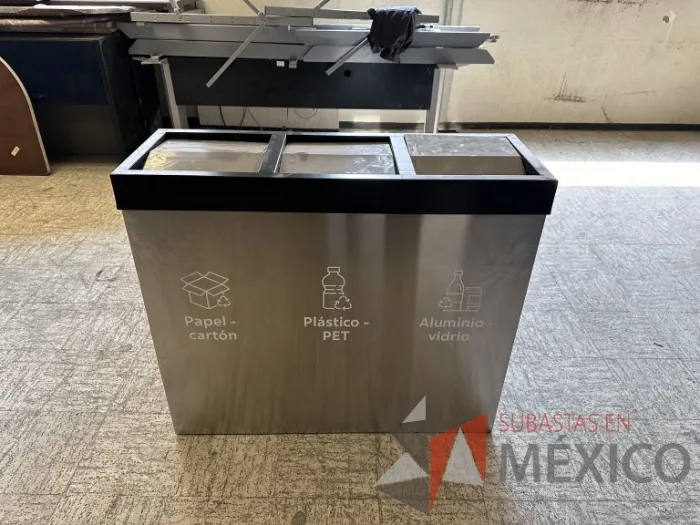 Lote 019 - Contenedor de basura con separación para 3 tipos de residuos - Imagen 3