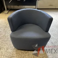 Lote 024 - 2 Sillones de 1 plaza con asiento y respaldo en tela color azul