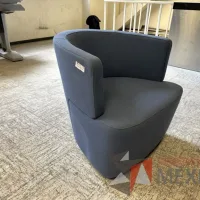 Lote 024 - 2 Sillones de 1 plaza con asiento y respaldo en tela color azul - Imagen 3
