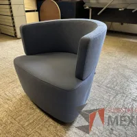 Lote 024 - 2 Sillones de 1 plaza con asiento y respaldo en tela color azul - Imagen 4