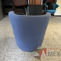 Lote 024 - 2 Sillones de 1 plaza con asiento y respaldo en tela color azul - Imagen 5
