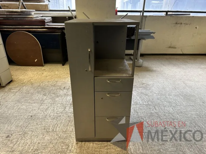 Lote 011 - 2 Gabinetes altos de 1 puerta, 3 cajones y 1 entrepaño - Imagen 2