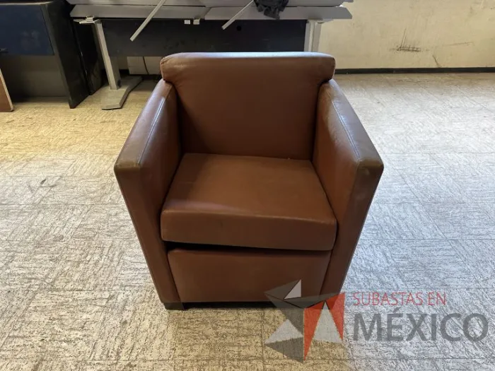 Lote 008 - 3 Sillones de 1 plazas con asiento y respaldo color café