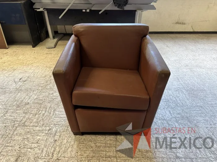 Lote 008 - 3 Sillones de 1 plazas con asiento y respaldo color café - Imagen 3
