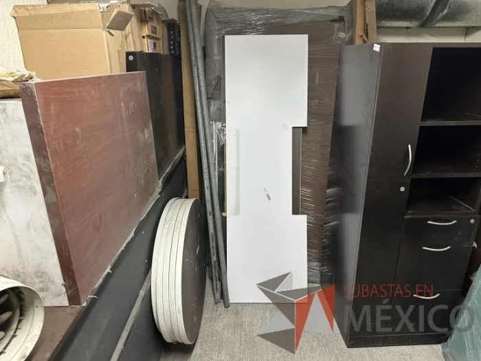 Lote 030 - Lote de accesorios para estación de trabajo y artículos diversos - Imagen 12