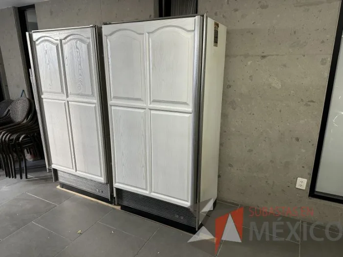Lote 003 - Congelador con recubrimiento de madera en la puerta - Imagen 4
