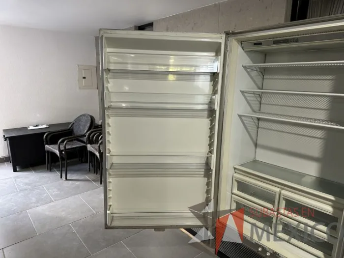 Lote 003 - Congelador con recubrimiento de madera en la puerta - Imagen 7