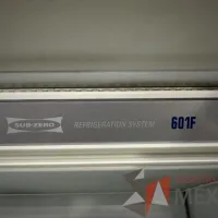 Lote 003 - Congelador con recubrimiento de madera en la puerta - Imagen 10