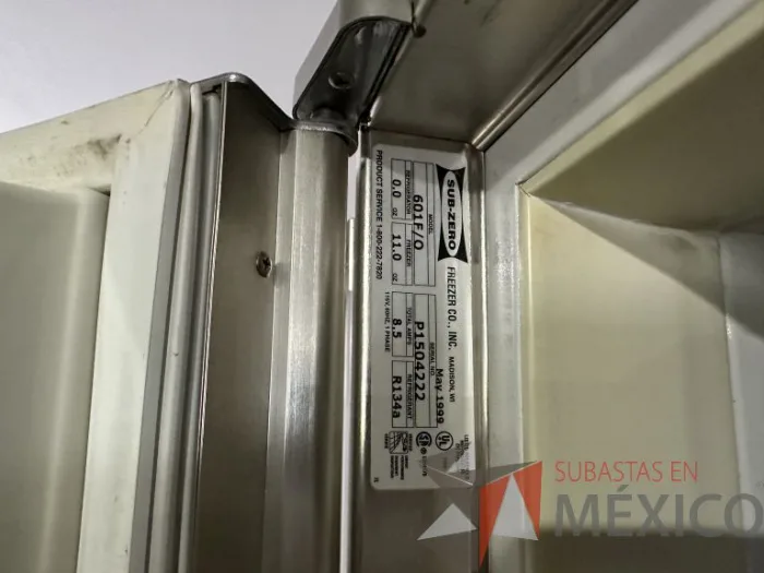 Lote 003 - Congelador con recubrimiento de madera en la puerta - Imagen 13