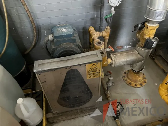 Lote 004 - Calentador Calyton, Modelo: EG-30 M 19982 - Imagen 25
