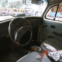 Lote 013 - Volkswagen Sedan 1994 “Vocho Teotihuacano” - Decorado con más de 19,800 Piedras Semipreciosas de Ocho tipos distintos, entre ellas Obsidiana, Jade y Venturina - Imagen 7