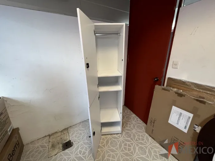 Lote 017 - Gabinete de 2 puertas color blanco - Imagen 5