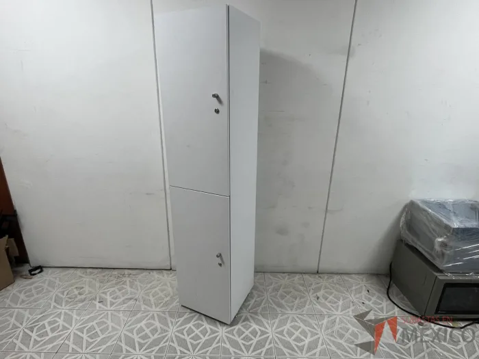 Lote 002 - Gabinete de 2 puertas color blanco - Imagen 2