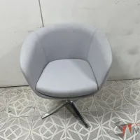 Lote 007 - Silla fija con asiento y respaldo en tela color gris - Imagen 5