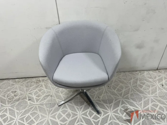 Lote 007 - Silla fija con asiento y respaldo en tela color gris - Imagen 5