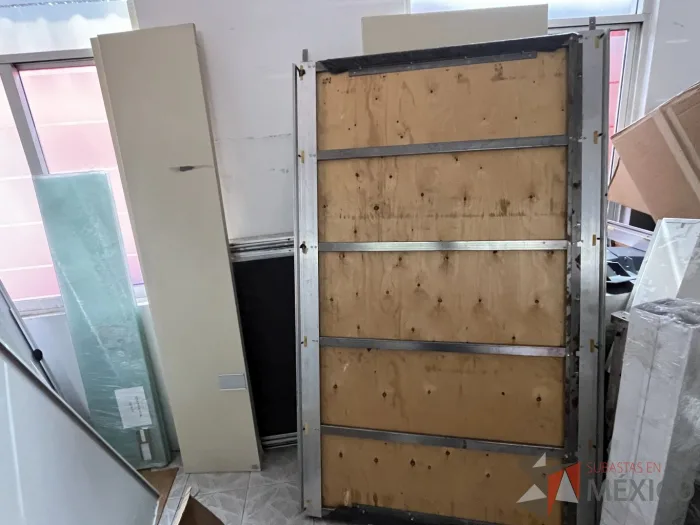 Lote 003 - Lote de accesorios para estación de trabajo y artículos diversos - Imagen 4