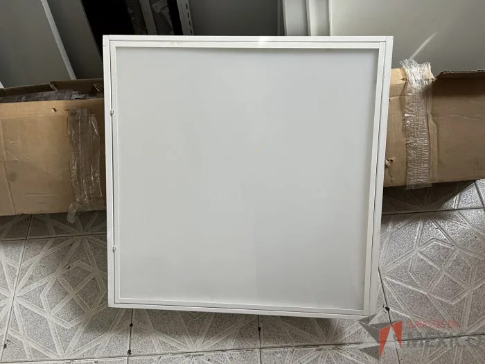 Lote 003 - Lote de accesorios para estación de trabajo y artículos diversos - Imagen 3