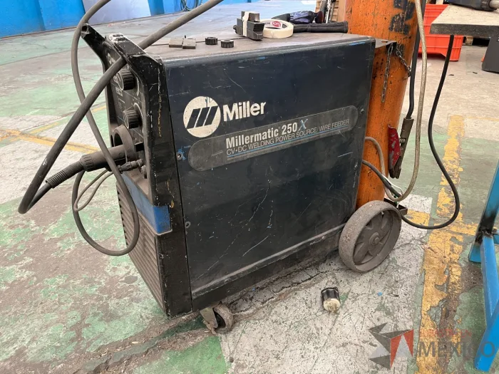 Lote 051 - Micro Alambre MILLER, Modelo: MILERMATIC 250X  - Imagen 13
