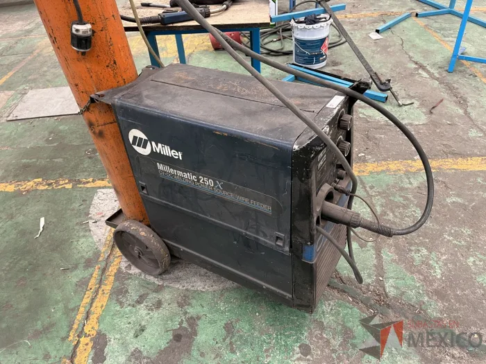 Lote 051 - Micro Alambre MILLER, Modelo: MILERMATIC 250X  - Imagen 18
