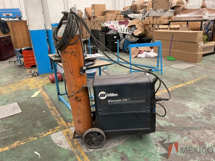 Lote 051 - Micro Alambre MILLER, Modelo: MILERMATIC 250X  - Imagen 20
