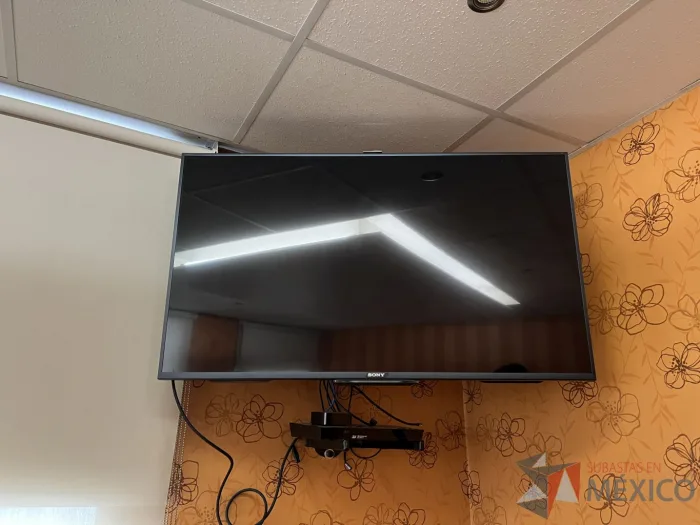 Lote 025 - Pantalla de 49 Pulgadas empotrada con base SONY, Modelo: XBR49X850B 4K Ultra HD 120Hz 3D LED TV