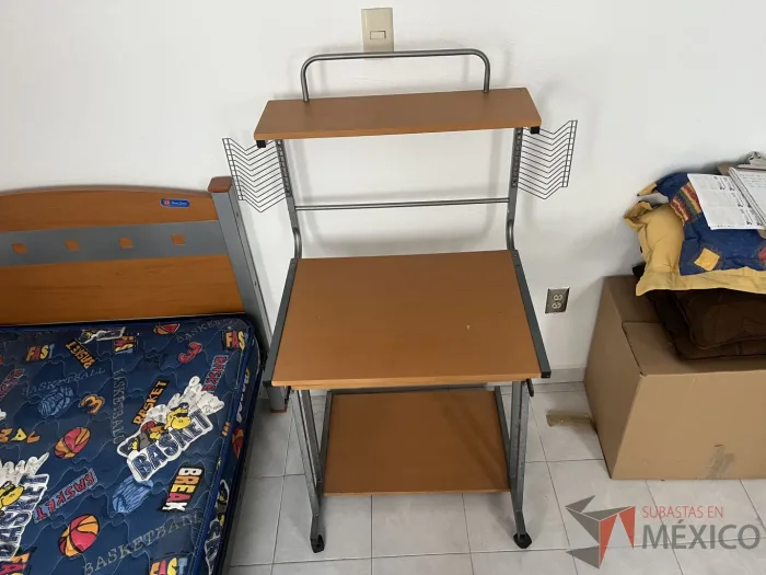 Lote 034 - Mueble para computadora - Imagen 3