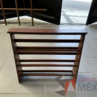 Lote 035 - 2 Zapateras de madera