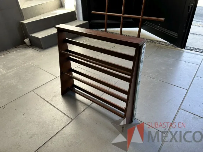 Lote 035 - 2 Zapateras de madera - Imagen 3