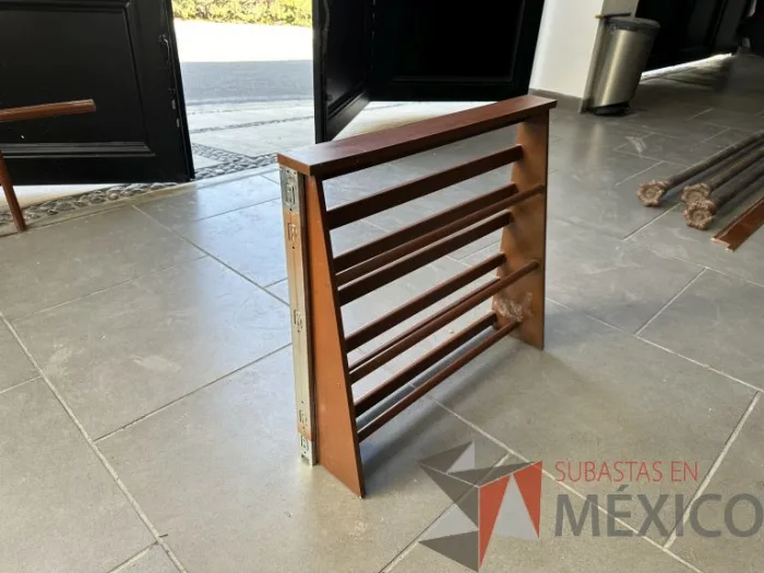 Lote 035 - 2 Zapateras de madera - Imagen 4