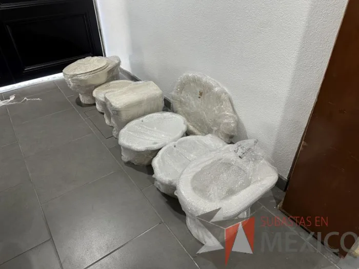 Lote 036 - 7 Artículos para baño