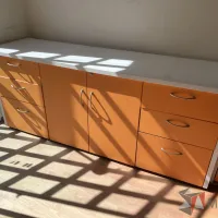 Lote 007 - Gabinete con 2 puertas y 6 cajones - Imagen 4